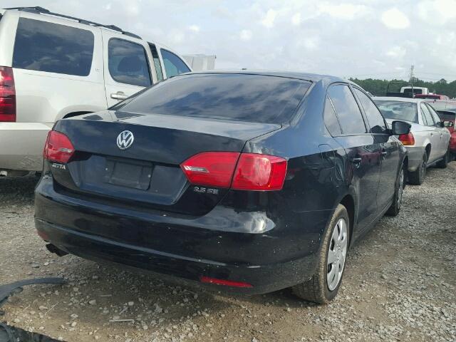 3VWDZ7AJ8BM375283 - 2011 VOLKSWAGEN JETTA SE BLACK photo 4