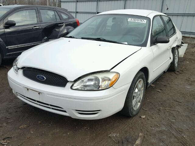 1FAFP53UX7A170328 - 2007 FORD TAURUS SE WHITE photo 2