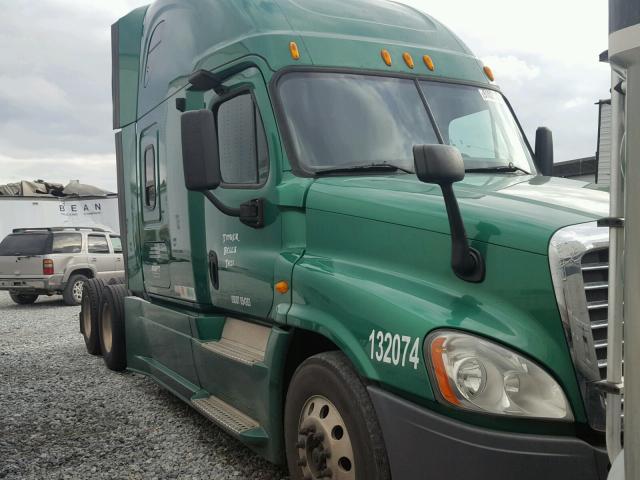3AKJGLBG8DSBS6820 - 2013 FREIGHTLINER CASCADIA 1 GREEN photo 1
