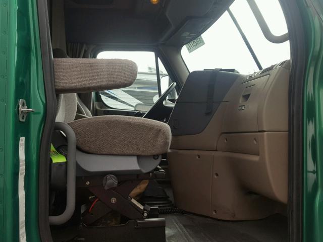 3AKJGLBG8DSBS6820 - 2013 FREIGHTLINER CASCADIA 1 GREEN photo 5
