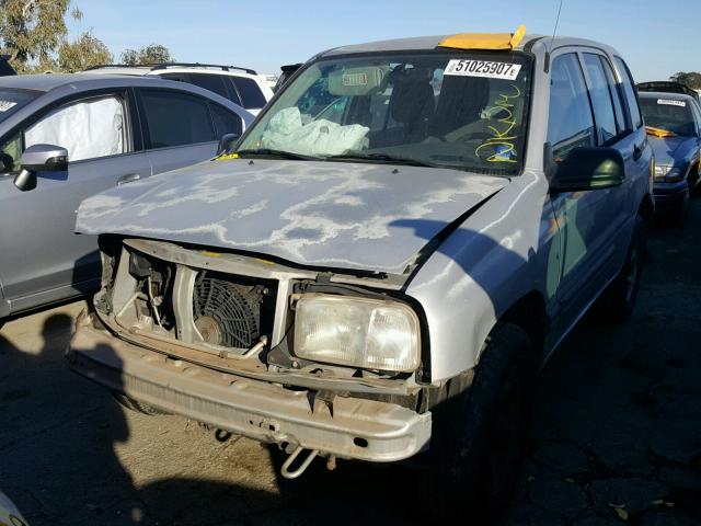 2CNBJ13C7X6938317 - 1999 CHEVROLET TRACKER SILVER photo 2