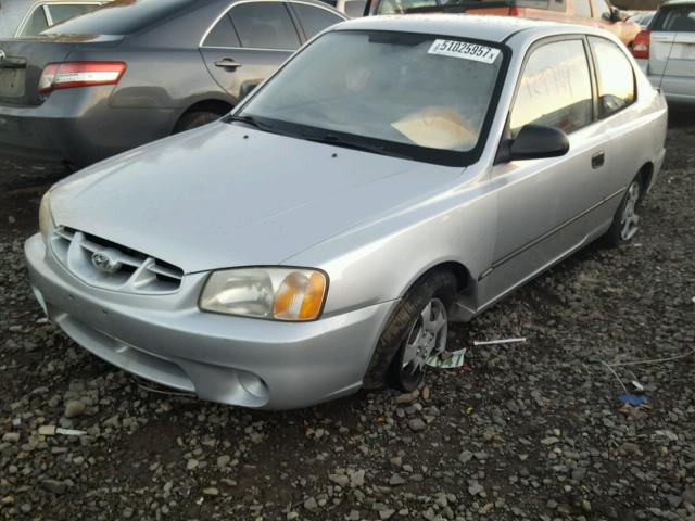 KMHCF35G0YU016301 - 2000 HYUNDAI ACCENT L SILVER photo 2