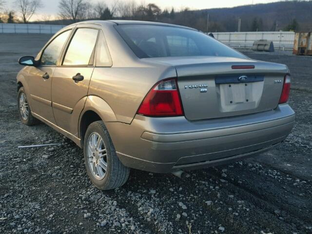 1FAFP34N15W261791 - 2005 FORD FOCUS ZX4 TAN photo 3