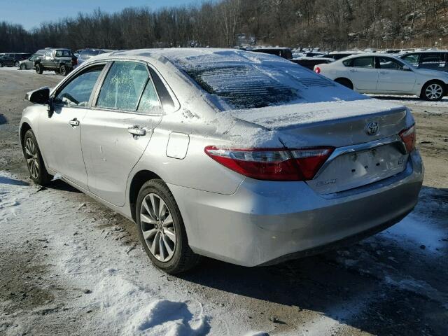 4T1BF1FKXGU126774 - 2016 TOYOTA CAMRY LE SILVER photo 3