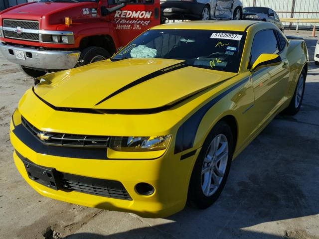 2G1FD1E38F9134415 - 2015 CHEVROLET CAMARO LT YELLOW photo 2