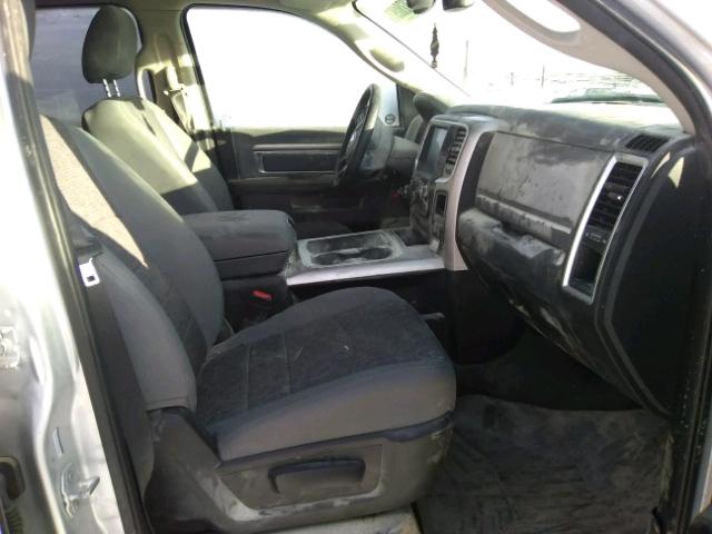 1C6RR7TT8HS739331 - 2017 RAM 1500 SLT SILVER photo 5