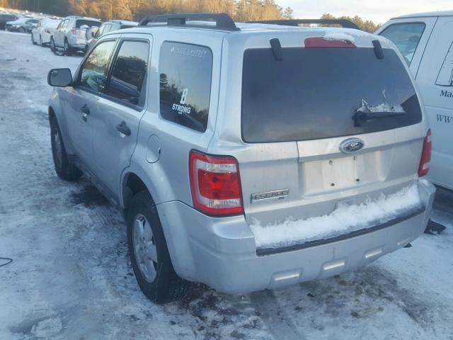 1FMCU0D73AKD21640 - 2010 FORD ESCAPE XLT SILVER photo 3