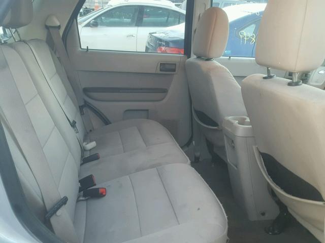 1FMCU0D73AKD21640 - 2010 FORD ESCAPE XLT SILVER photo 6