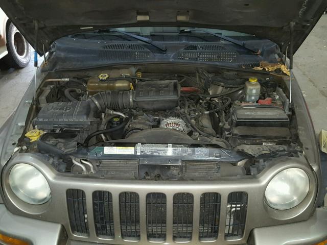 1J4GK58K63W617877 - 2003 JEEP LIBERTY LI GOLD photo 7