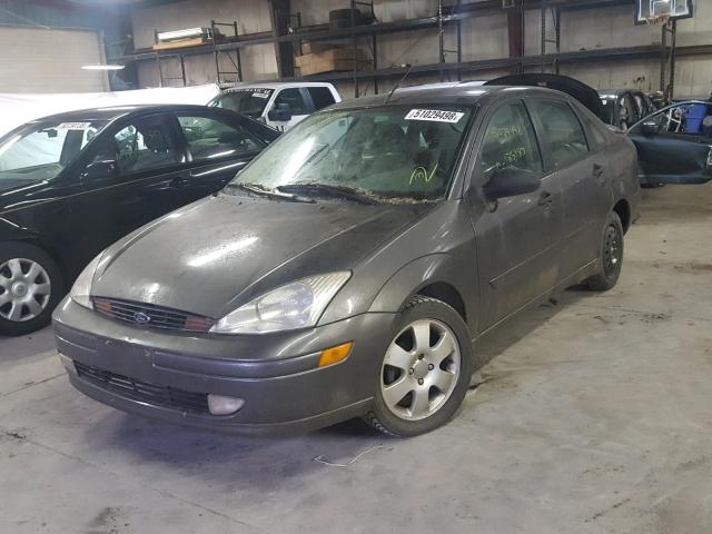 1FAFP38322W321310 - 2002 FORD FOCUS ZTS GRAY photo 2