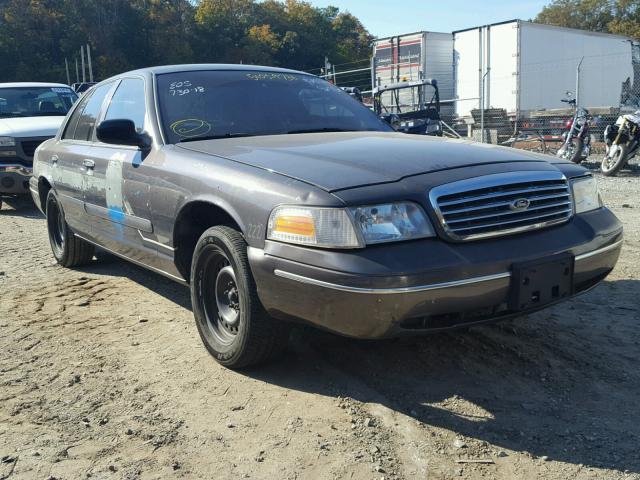 2FAFP71W3WX152310 - 1998 FORD CROWN VICT GRAY photo 1