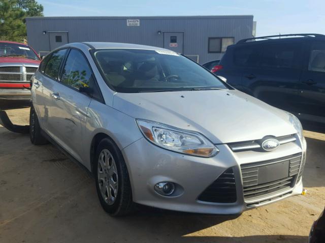 1FAHP3K28CL441284 - 2012 FORD FOCUS SE SILVER photo 1