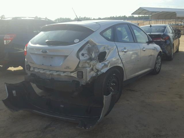 1FAHP3K28CL441284 - 2012 FORD FOCUS SE SILVER photo 4