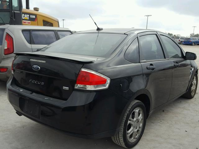 1FAHP35N68W180913 - 2008 FORD FOCUS SE BLACK photo 4