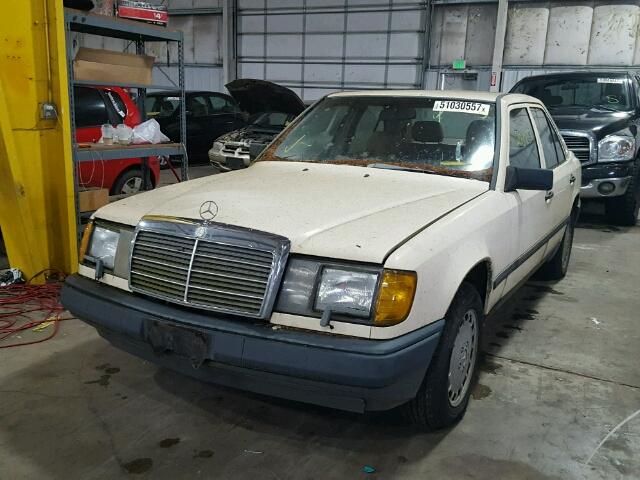 WDBEA30D2GA301055 - 1986 MERCEDES-BENZ 300 E WHITE photo 2