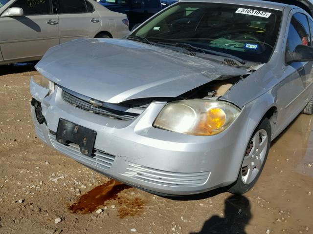 1G1AK15F877105252 - 2007 CHEVROLET COBALT LS SILVER photo 9