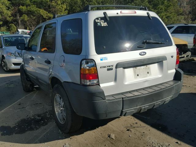 1FMYU93115KB49542 - 2005 FORD ESCAPE XLT SILVER photo 3