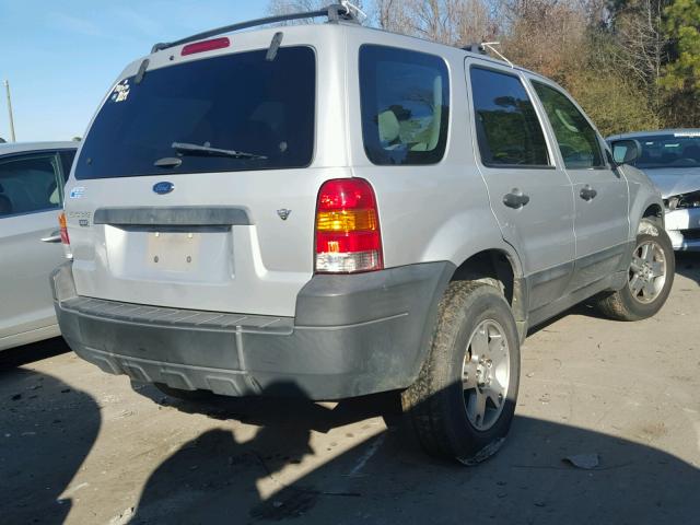 1FMYU93115KB49542 - 2005 FORD ESCAPE XLT SILVER photo 4