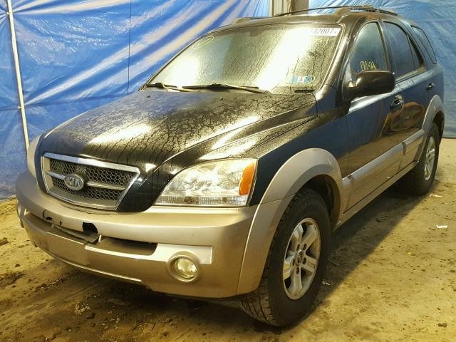 KNDJC733455438976 - 2005 KIA SORENTO EX BLACK photo 2