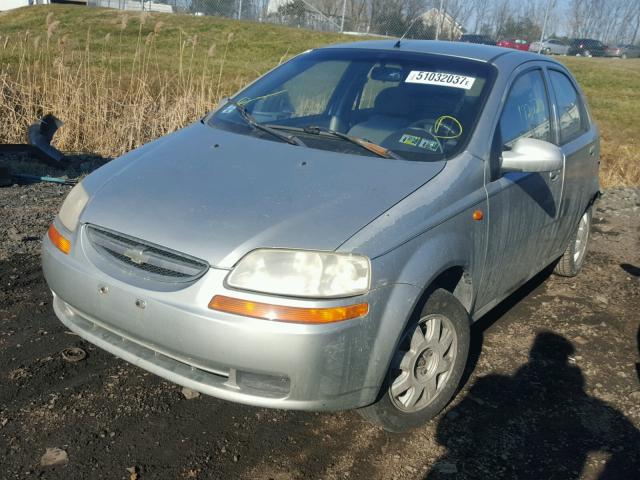 KL1TJ52654B264910 - 2004 CHEVROLET AVEO LS SILVER photo 2