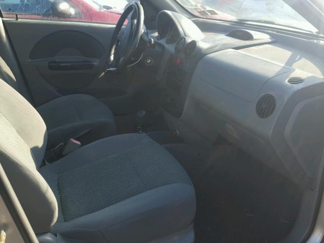 KL1TJ52654B264910 - 2004 CHEVROLET AVEO LS SILVER photo 5