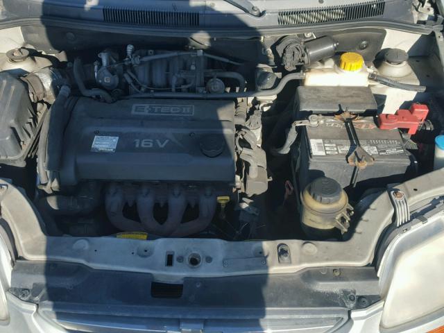 KL1TJ52654B264910 - 2004 CHEVROLET AVEO LS SILVER photo 7