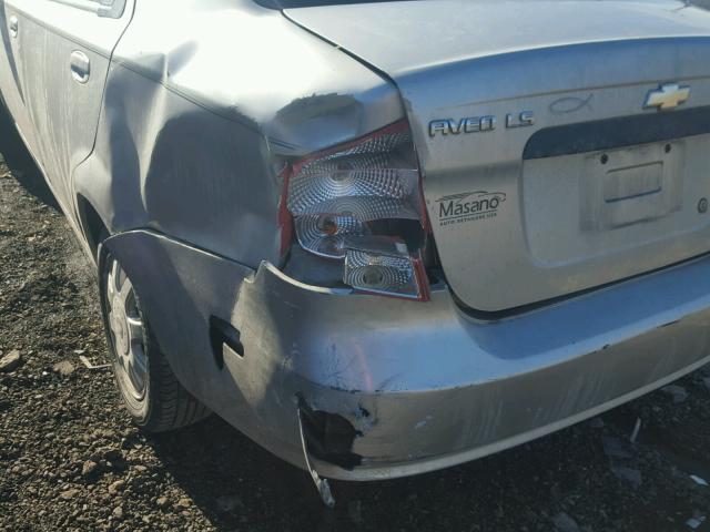 KL1TJ52654B264910 - 2004 CHEVROLET AVEO LS SILVER photo 9