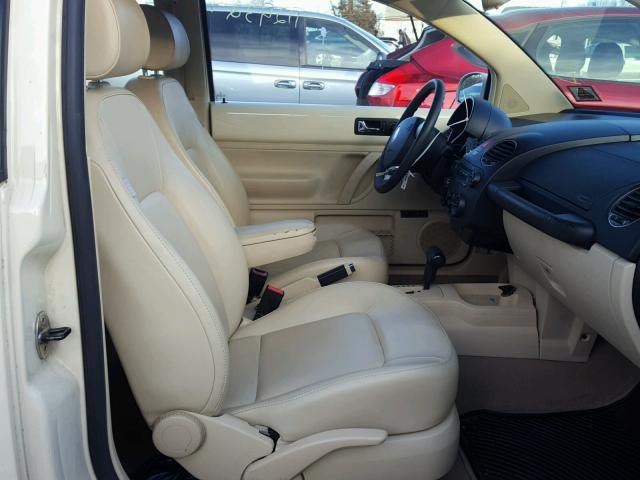 3VWPW31C97M512383 - 2007 VOLKSWAGEN NEW BEETLE 奶油色 照片 5