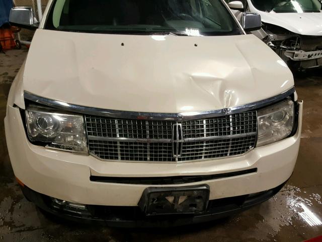 2LMDU88C47BJ04115 - 2007 LINCOLN MKX CREAM photo 9