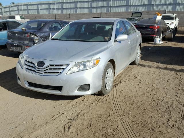 4T1BF3EK8BU179558 - 2011 TOYOTA CAMRY BASE SILVER photo 2