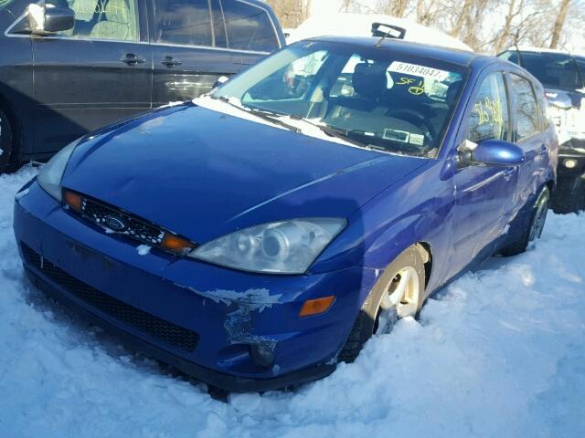 3FAHP305X4R120055 - 2004 FORD FOCUS ZX5 BLUE photo 2