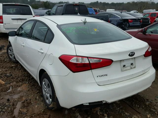 KNAFK4A60G5575384 - 2016 KIA FORTE LX WHITE photo 3