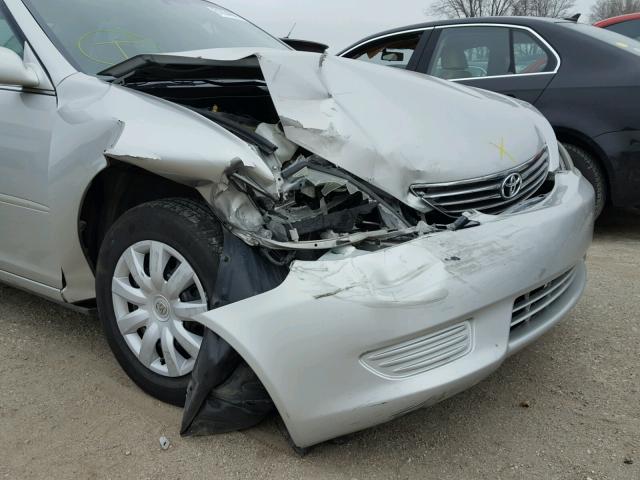 4T1BE32K05U513769 - 2005 TOYOTA CAMRY LE SILVER photo 9