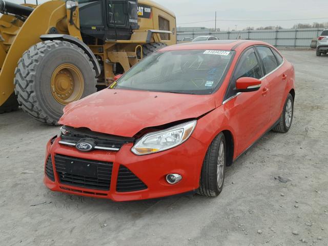 1FAHP3H23CL393507 - 2012 FORD FOCUS SEL RED photo 2