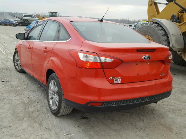 1FAHP3H23CL393507 - 2012 FORD FOCUS SEL RED photo 3