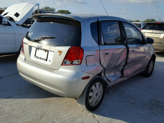 KL1TG62605B465880 - 2005 CHEVROLET AVEO LT SILVER photo 4