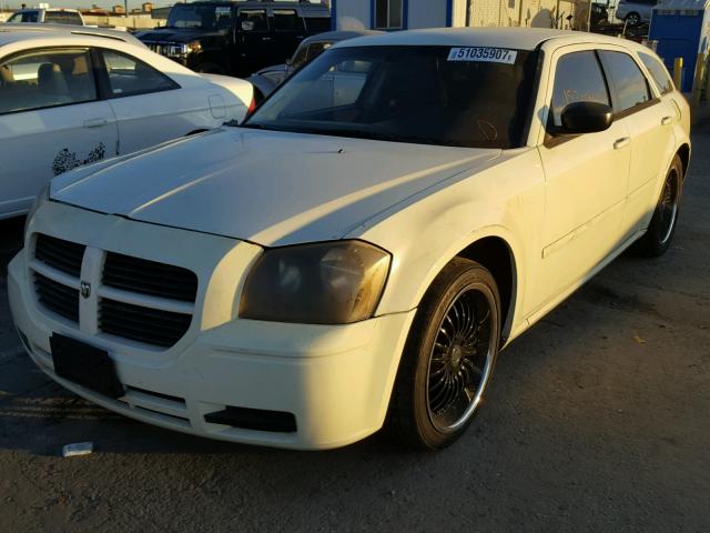 2D4FV48T85H617721 - 2005 DODGE MAGNUM SE WHITE photo 2