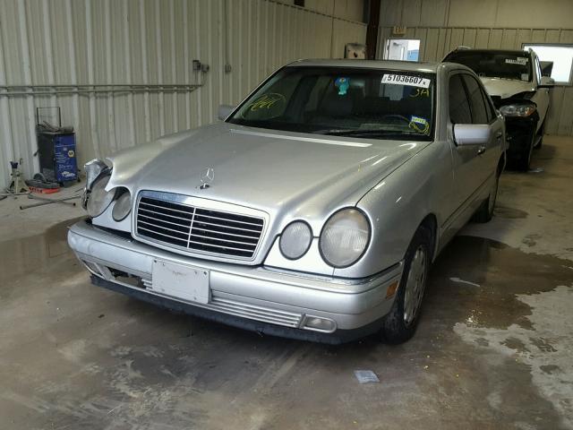 WDBJF25H1XA928884 - 1999 MERCEDES-BENZ E 300TD GRAY photo 2