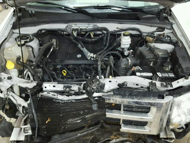 1FMCU0D74AKC76840 - 2010 FORD ESCAPE XLT WHITE photo 7