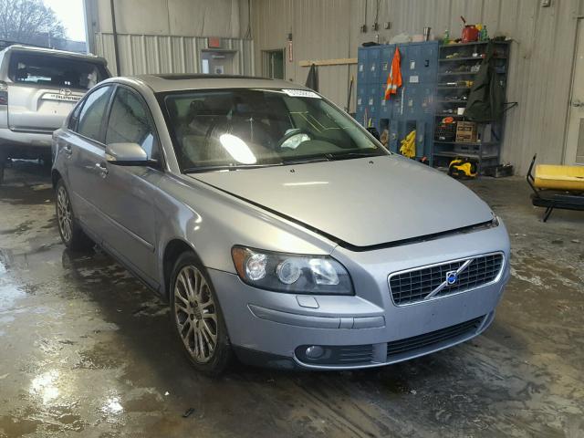 YV1MS682442011060 - 2004 VOLVO S40 T5 SILVER photo 1