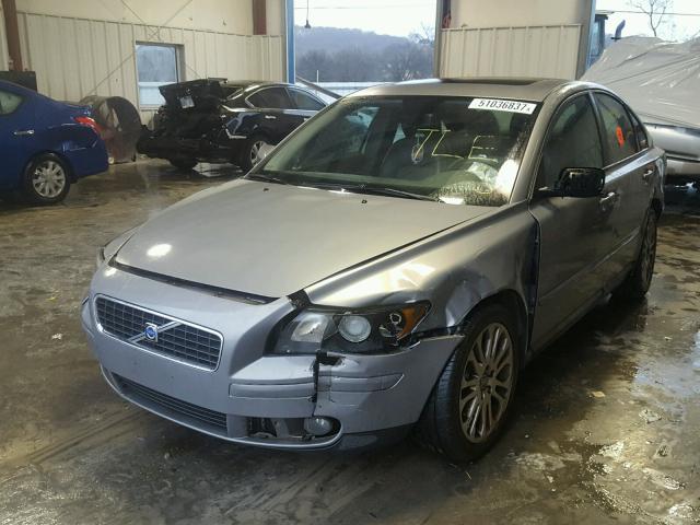 YV1MS682442011060 - 2004 VOLVO S40 T5 SILVER photo 2