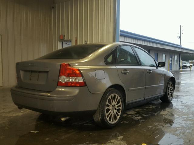 YV1MS682442011060 - 2004 VOLVO S40 T5 SILVER photo 4