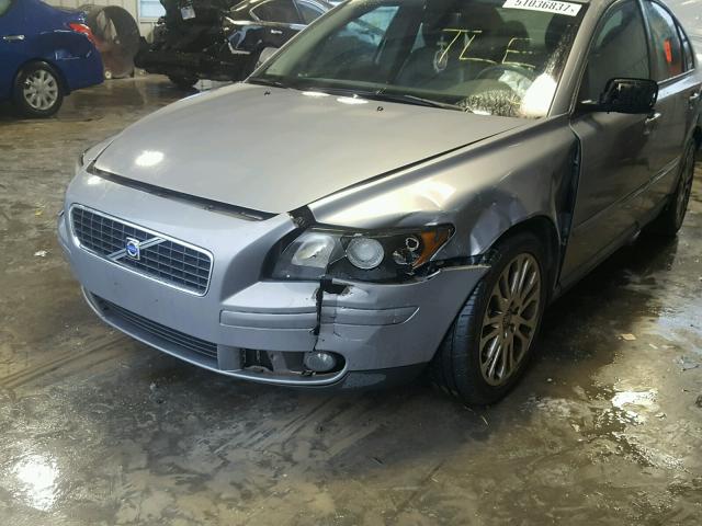 YV1MS682442011060 - 2004 VOLVO S40 T5 SILVER photo 9