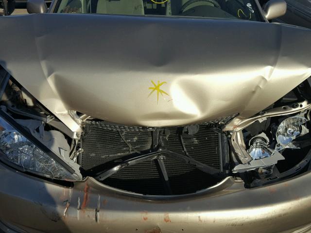 4T1BE32K04U371499 - 2004 TOYOTA CAMRY LE GOLD photo 7