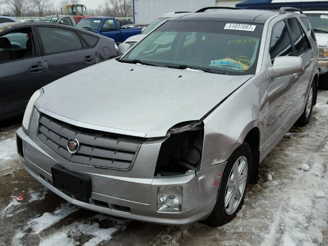 1GYEE637540166016 - 2004 CADILLAC SRX SILVER photo 2