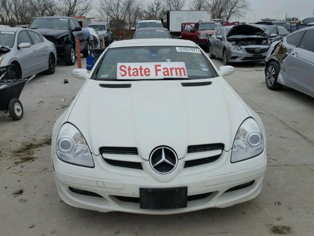 WDBWK54F47F155950 - 2007 MERCEDES-BENZ SLK 280 WHITE photo 9