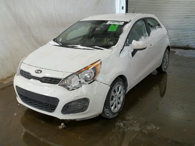 KNADN5A3XD6180547 - 2013 KIA RIO EX WHITE photo 2