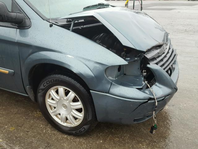 2A4GP54L66R911552 - 2006 CHRYSLER TOWN & COU BLUE photo 9