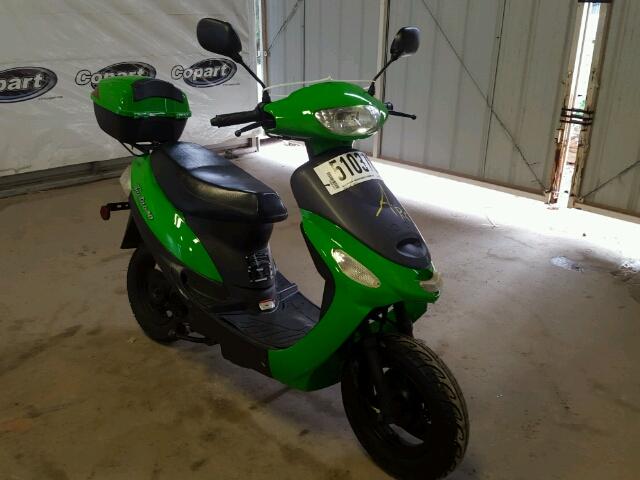 L9NTEACB3H1005475 - 2017 SCTR SCOOTER GREEN photo 1