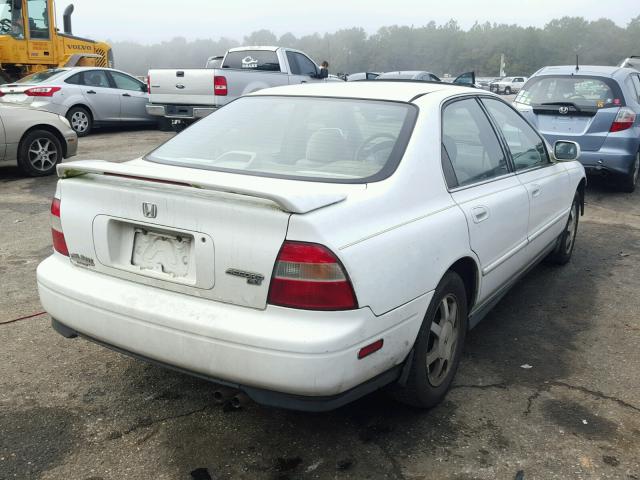 1HGCD5660RA042249 - 1994 HONDA ACCORD EX WHITE photo 4